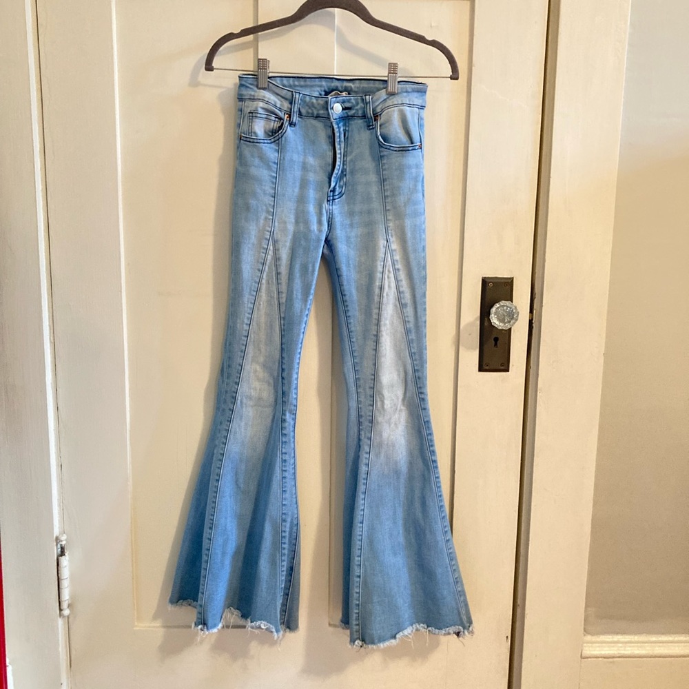 Bell Bottom high waisted jeans
